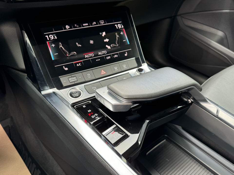 Audi e-tron 55 Advanced quattro 5d