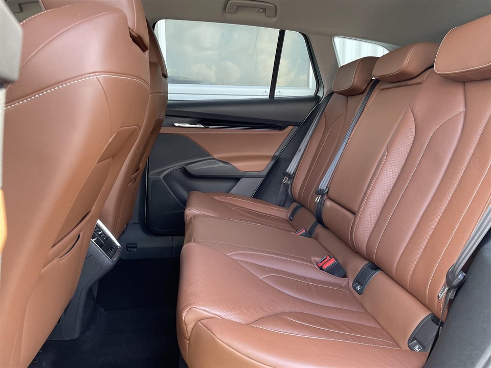 Skoda Enyaq 60 iV Plus 5d