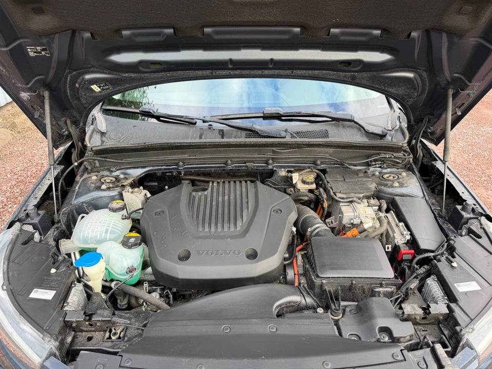 Volvo XC40 1,5 T4 ReCharge Momentum aut. 5d