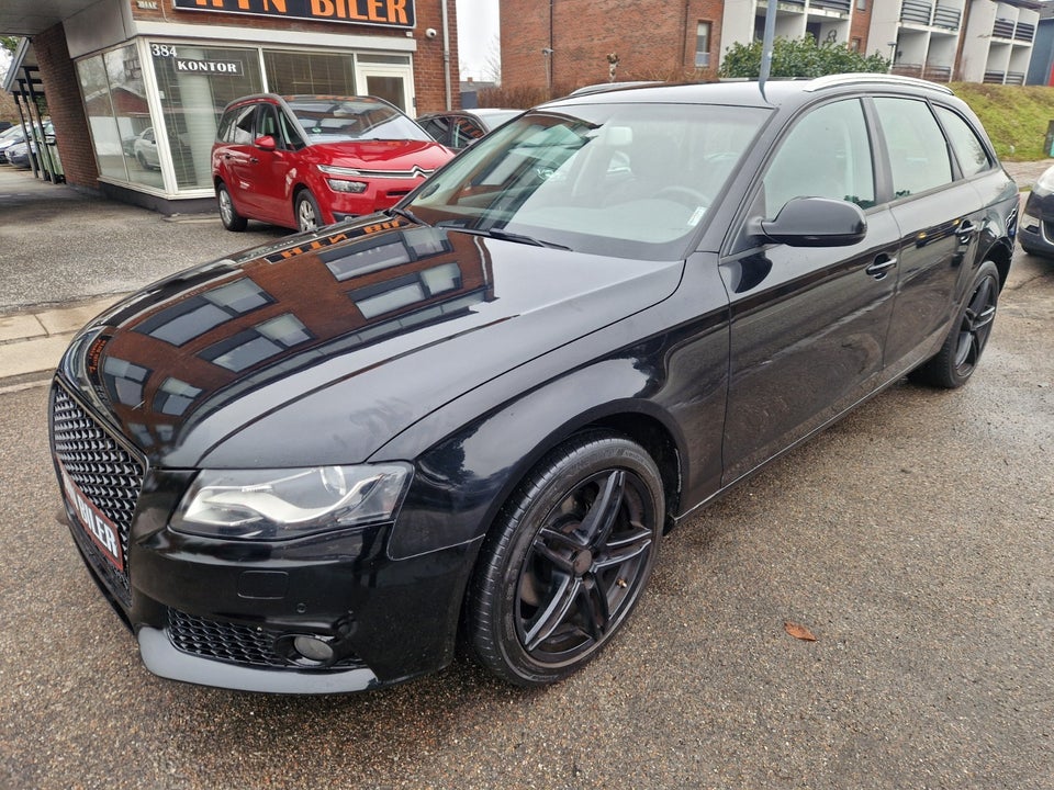 Audi A4 2,0 TDi 143 S-line Avant Multitr. 5d