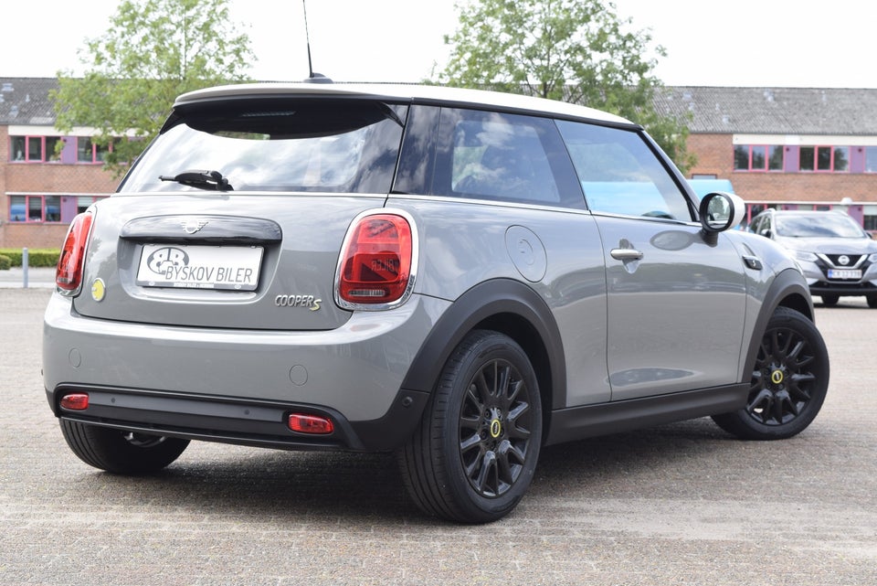 MINI Cooper SE Classic Trim 3d
