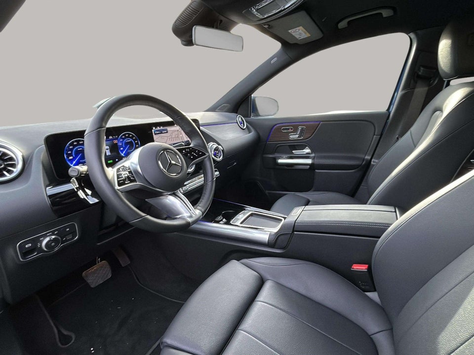 Mercedes EQA300 Progressive 4Matic 5d