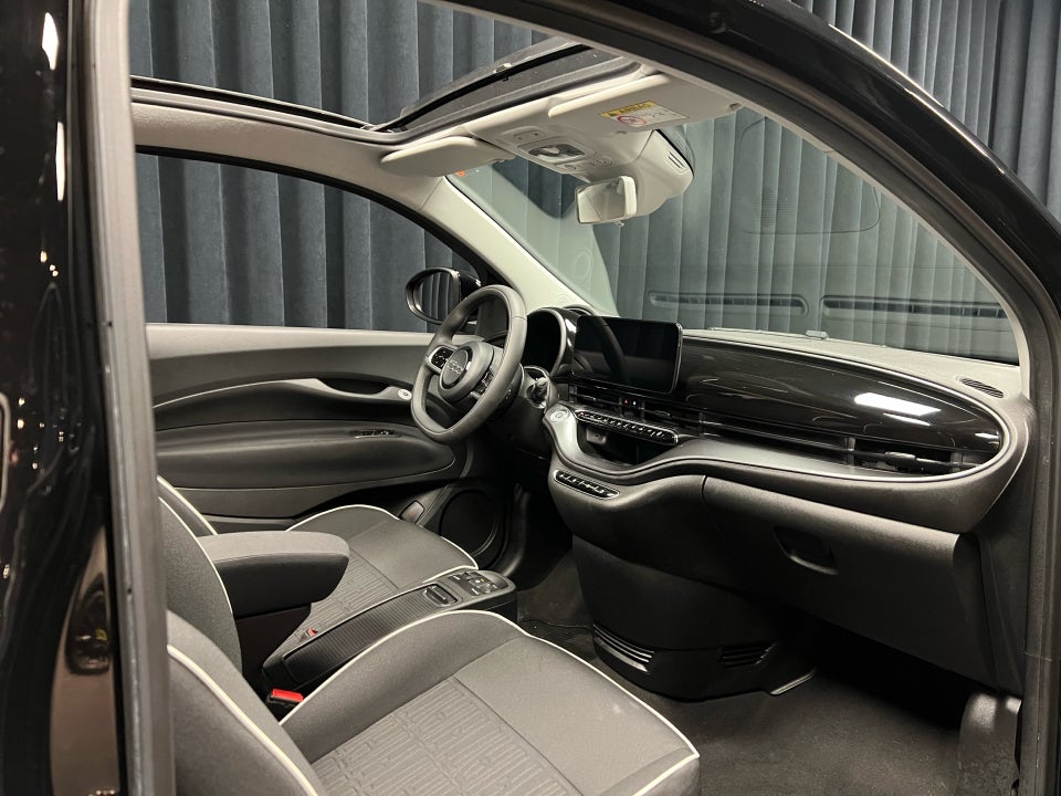 Fiat 500e 42 Icon Cabrio 2d