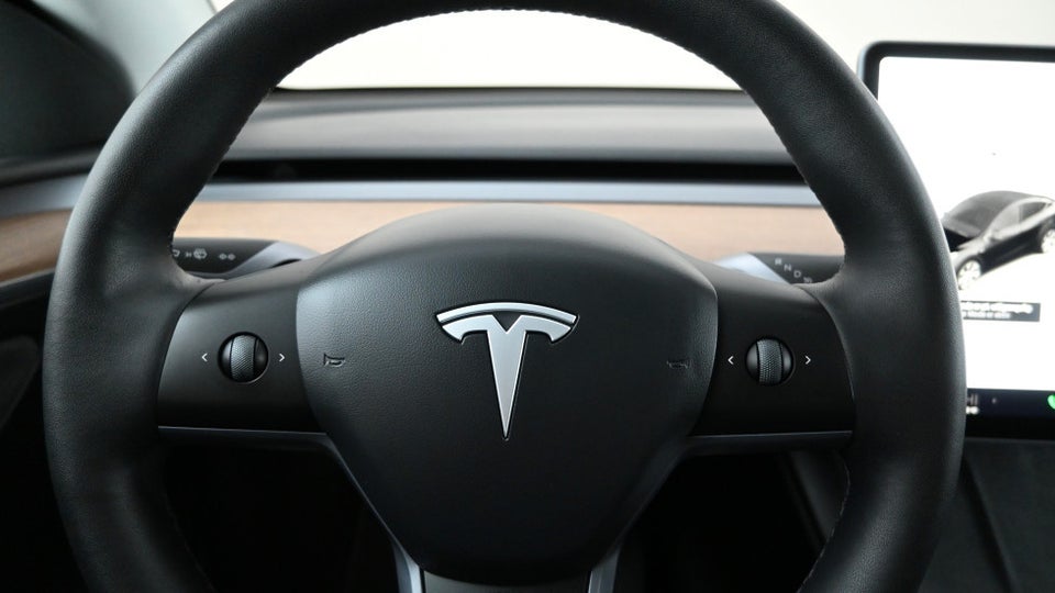 Tesla Model Y Long Range AWD 5d