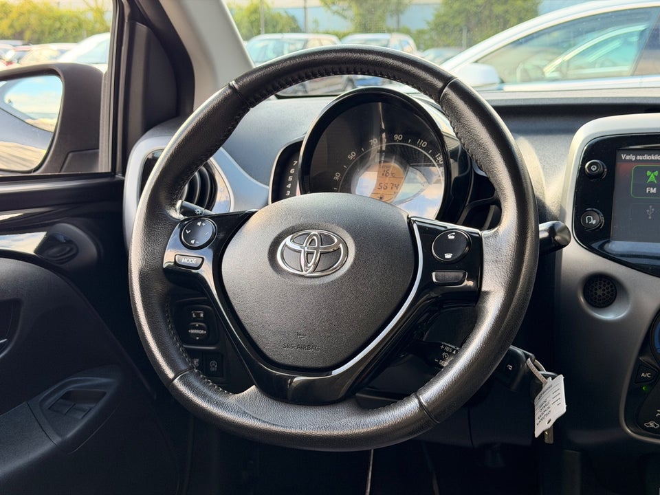 Toyota Aygo 1,0 VVT-i x-clusiv 5d