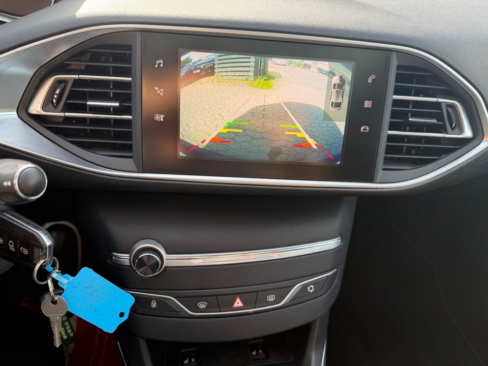 Peugeot 308 1,6 BlueHDi 120 Allure SW 5d