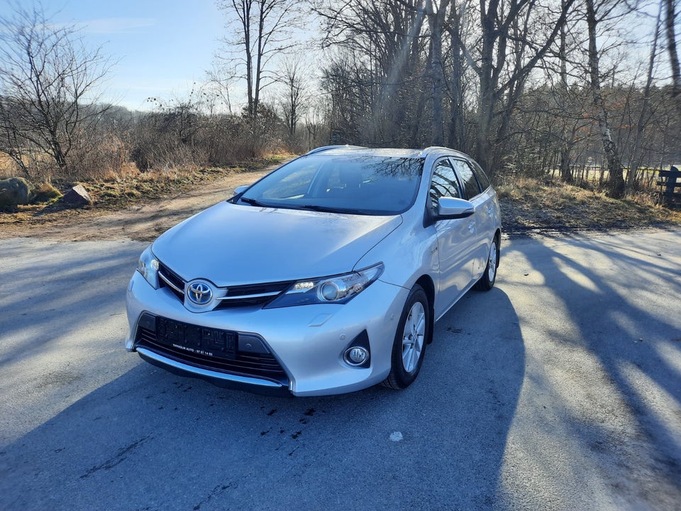 Toyota Auris 1,8 Hybrid H2+ Touring Sports CVT 5d