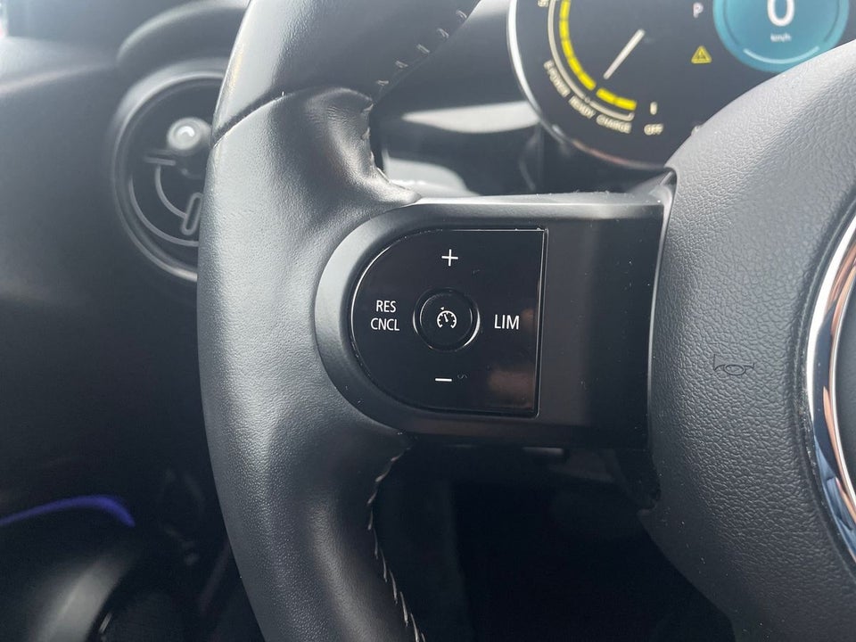 MINI Cooper SE Classic Trim 3d