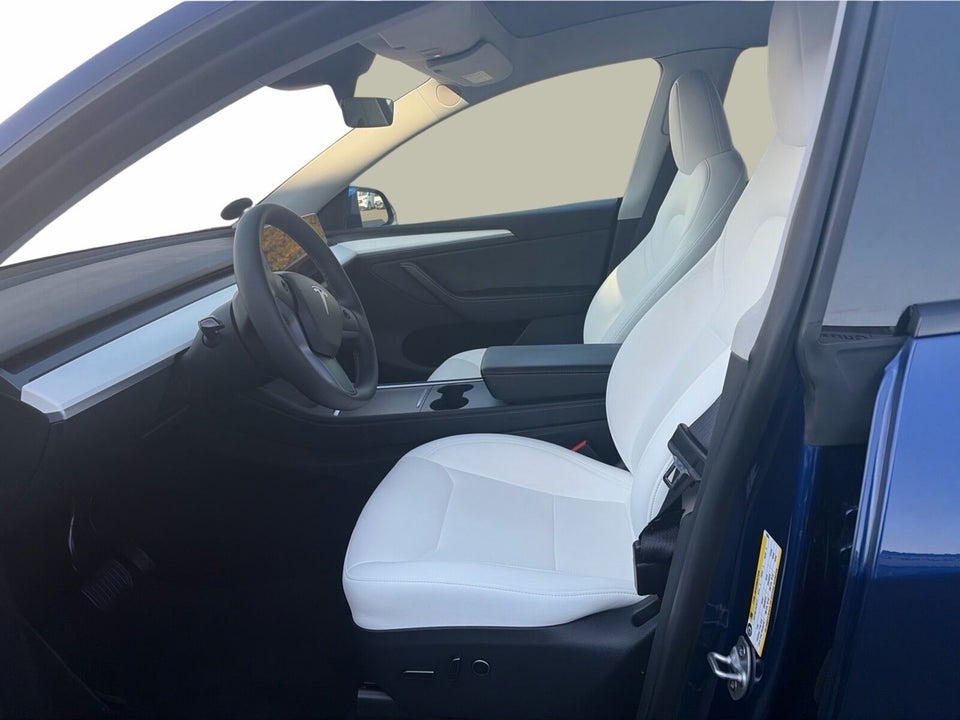 Tesla Model Y RWD 5d