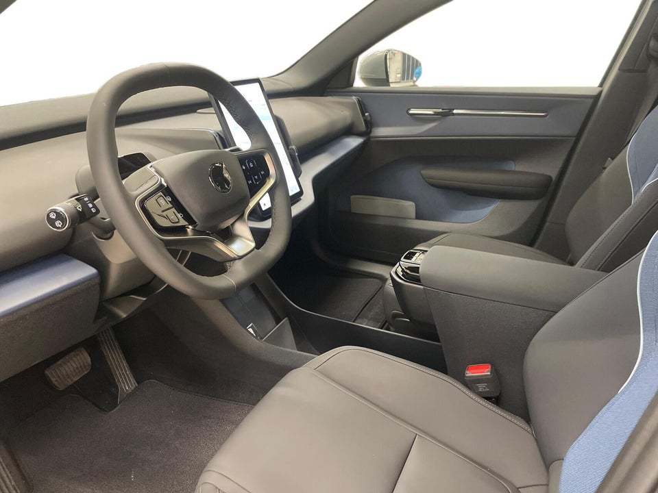 Volvo EX30 Extended Range Core 5d