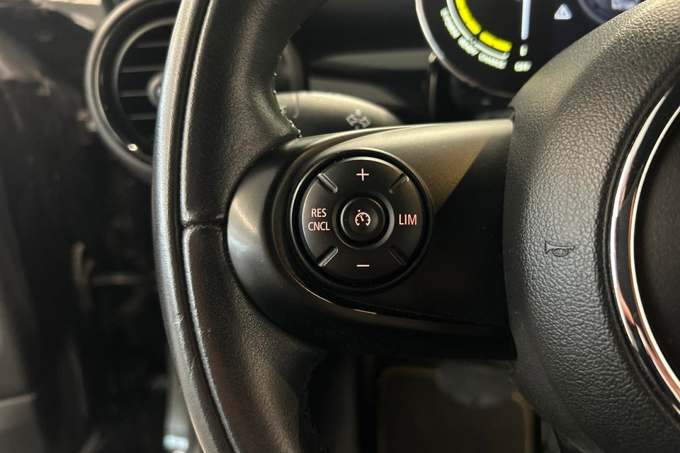 MINI Cooper SE Trim L 3d