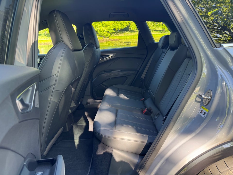Audi Q4 e-tron 35 S-line 5d