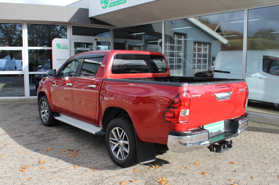 Toyota HiLux 2,4 D-4D 150 T4 Db.Kab aut. 4x4 4d