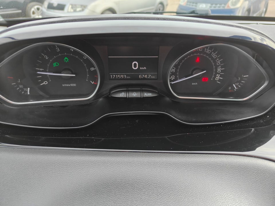 Peugeot 208 1,2 VTi Allure 5d