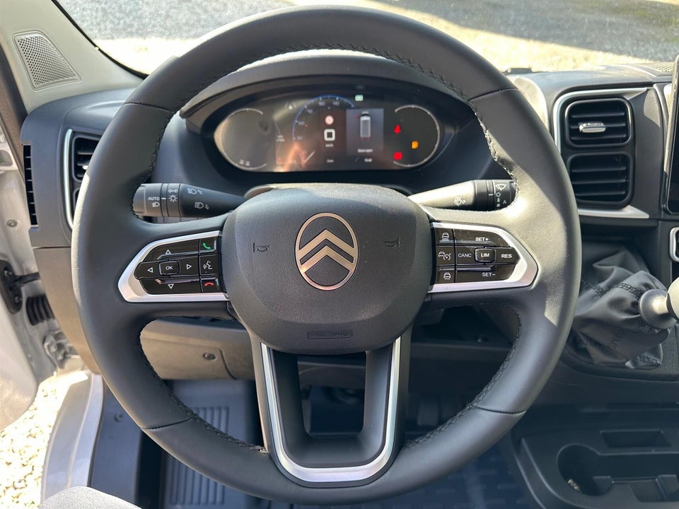 Citroën Jumper 35 2,2 BlueHDi 140 L2H2 MasterLine EAT8