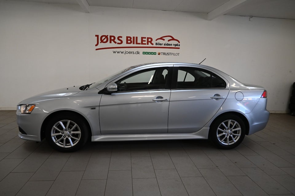 Mitsubishi Lancer 1,6 Invite SportSedan 4d