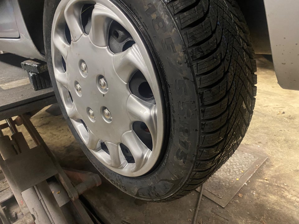 Skoda Fabia 1,4 16V 75 Ambiente Combi 5d