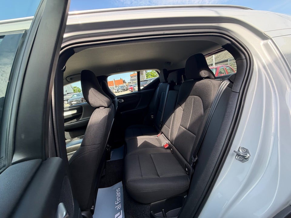 Volvo XC40 2,0 T4 190 Momentum aut. 5d