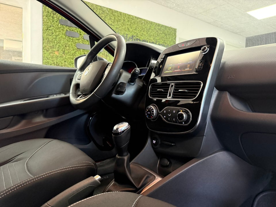 Renault Clio IV 0,9 TCe 90 Expression Sport Tourer 5d
