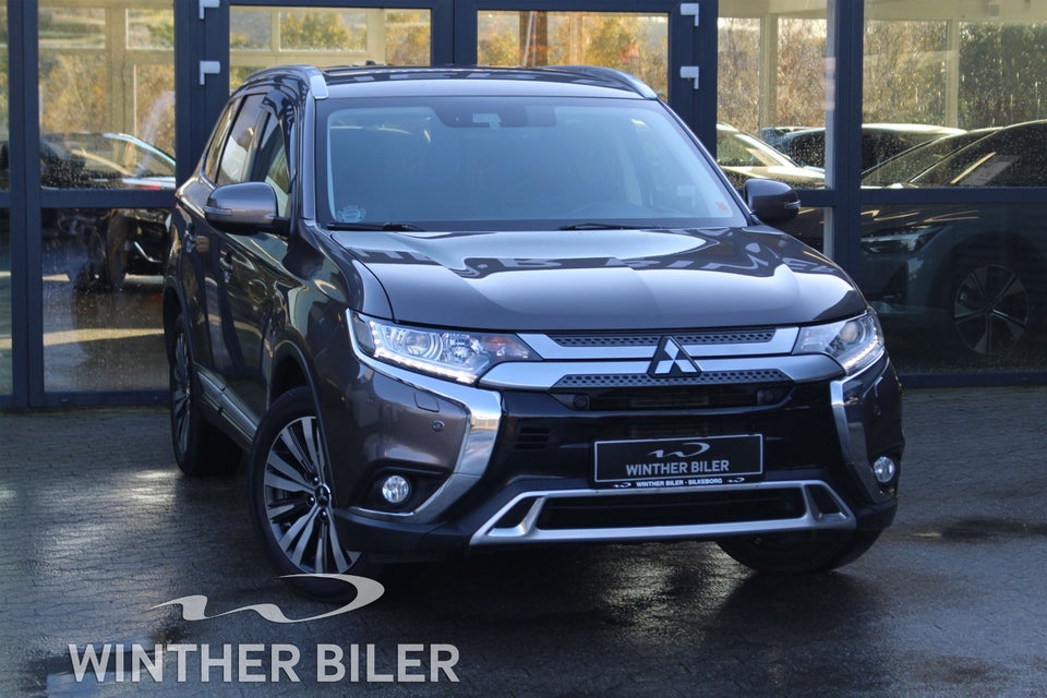 Mitsubishi Outlander 2,0 Intense+ CVT 4WD Van 5d