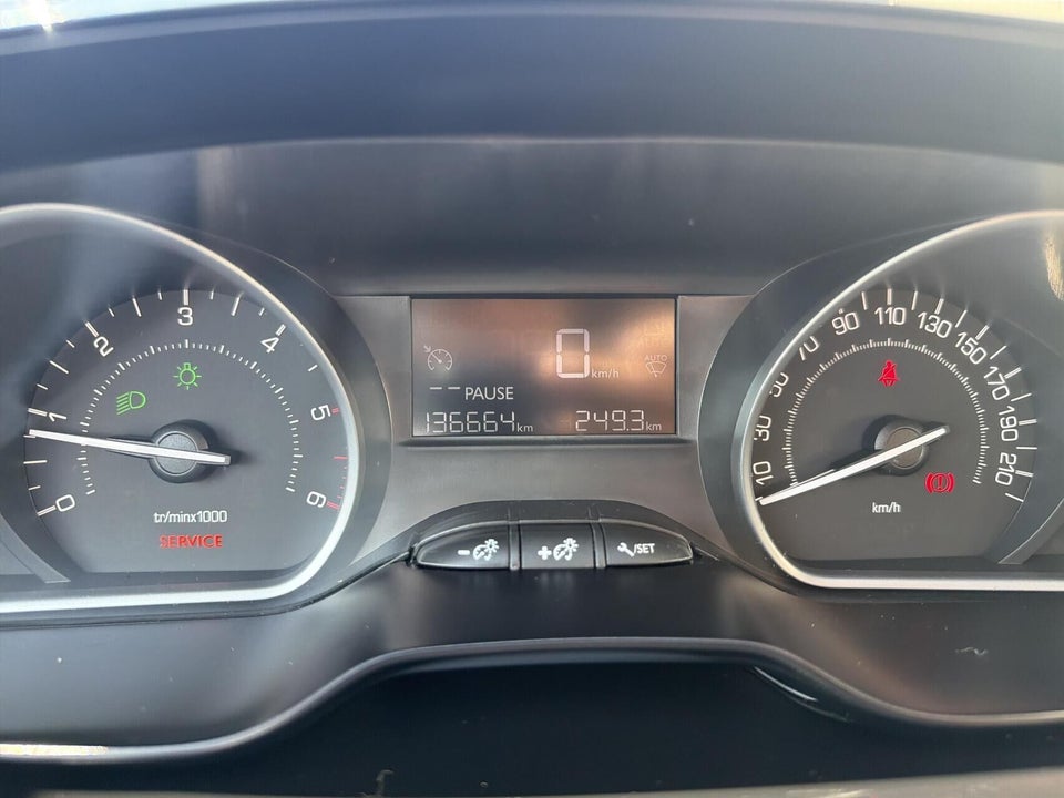 Peugeot 208 1,6 BlueHDi 100 Desire 5d