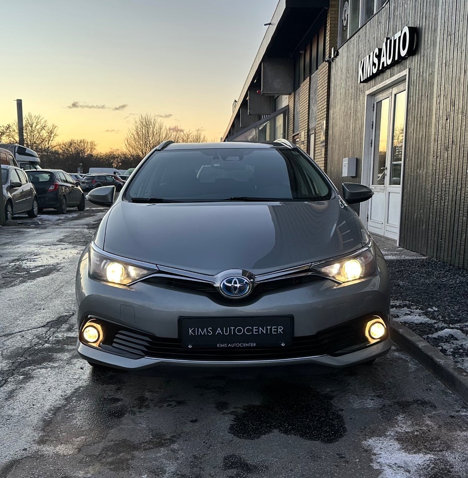 Toyota Auris 1,8 Hybrid H2 Premium Comfort CVT 5d