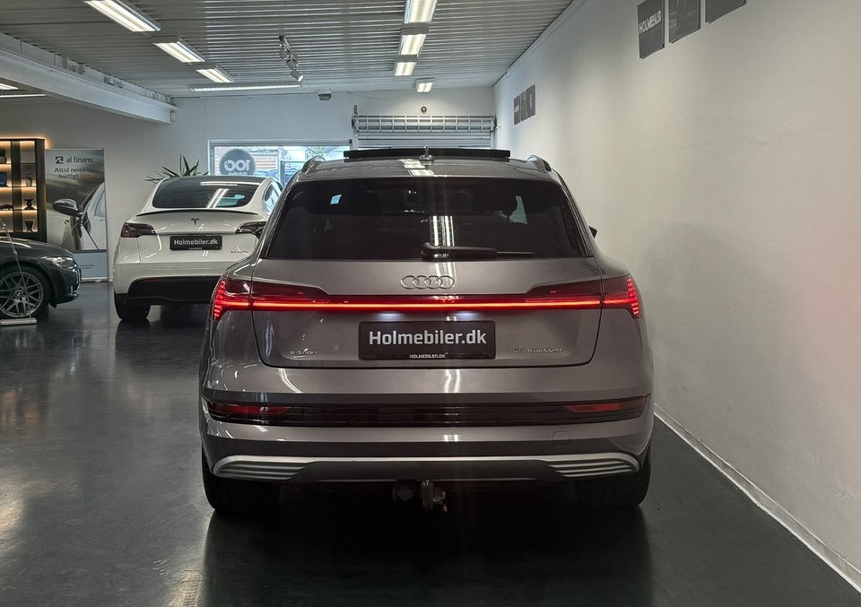 Audi e-tron 55 quattro 5d