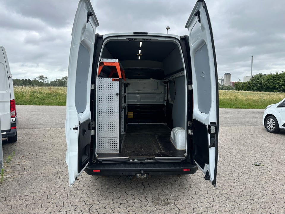 Renault Trafic T29 2,0 dCi 145 L2H2