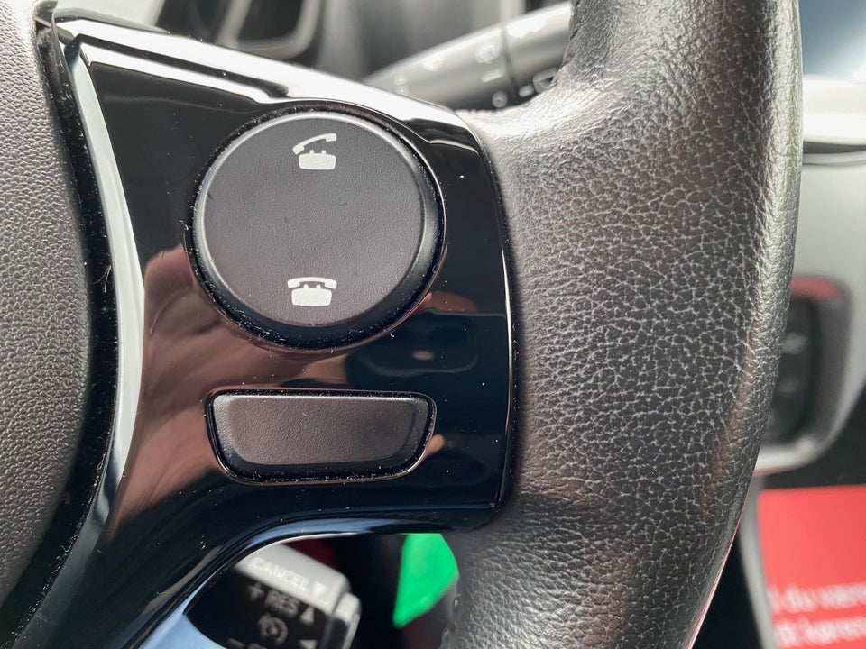 Toyota Aygo 1,0 VVT-i x-press 5d