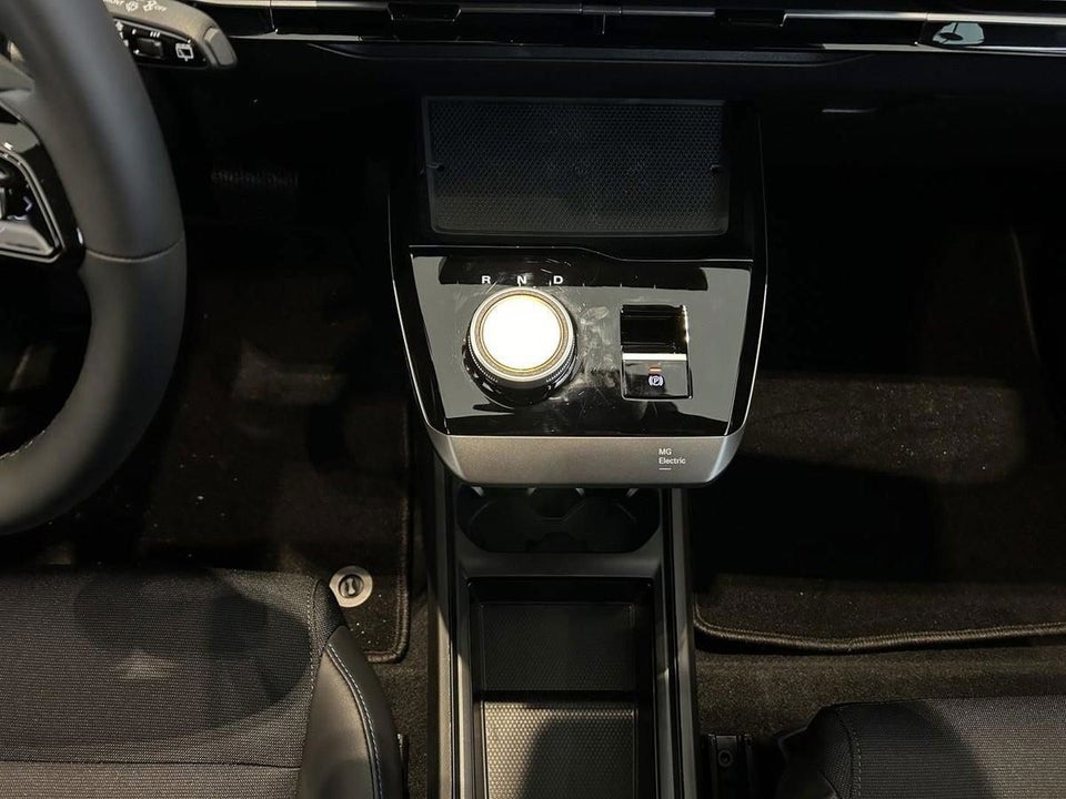 MG 4 77 Luxury Extended Range 5d