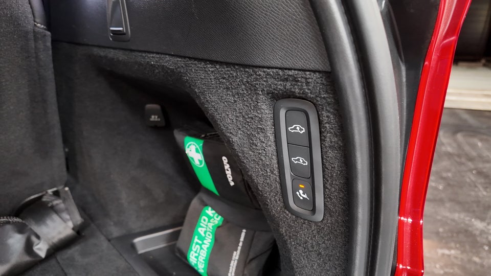 Volvo XC90 2,0 T8 ReCharge Ultimate Dark aut. AWD 7prs 5d