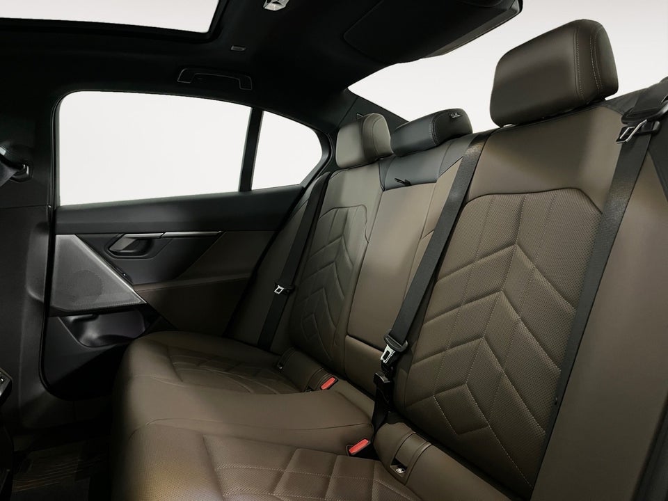 BMW i5 eDrive40 M-Sport 4d