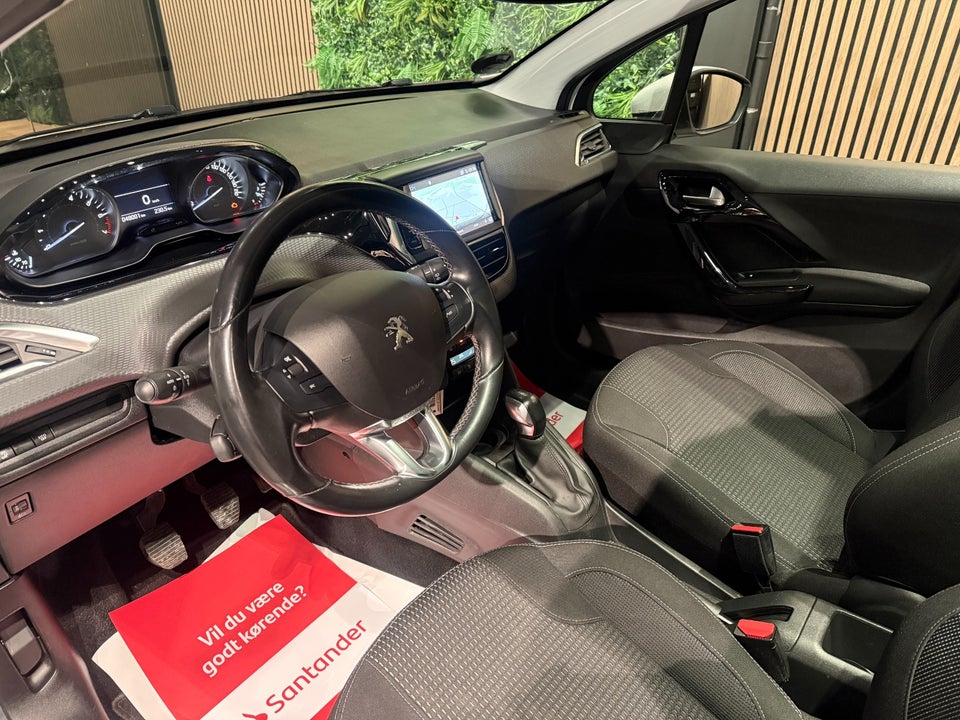 Peugeot 208 1,2 PureTech 82 Allure Sky 5d