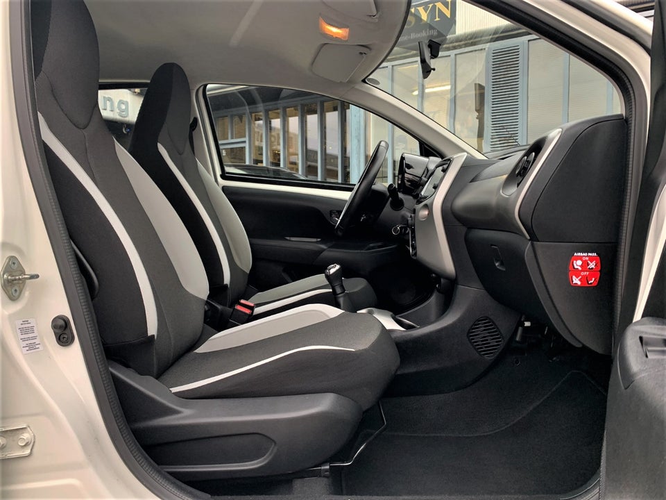 Toyota Aygo 1,0 VVT-i x-touch 5d