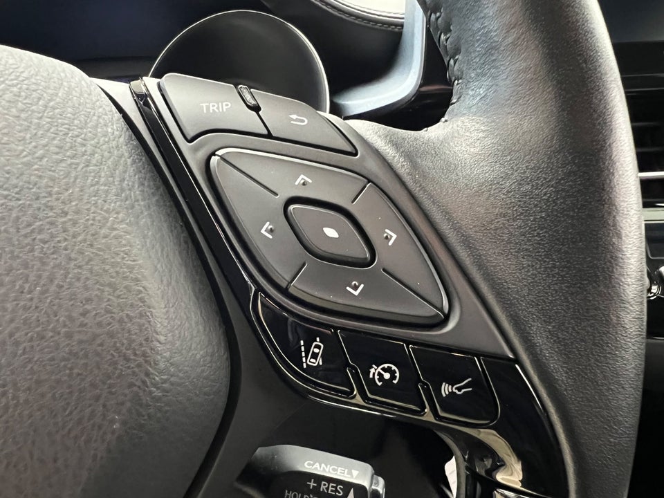 Toyota C-HR 1,8 Hybrid C-LUB Premium CVT 5d