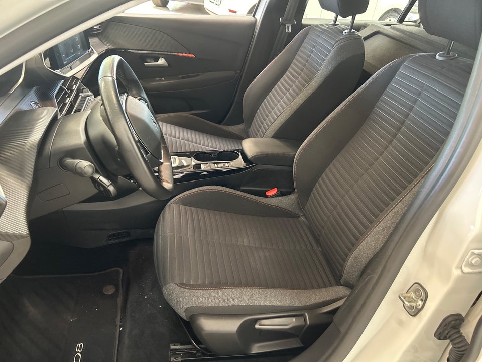 Peugeot e-208 50 Active Van 5d