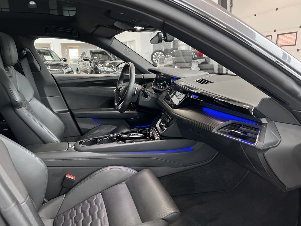 Audi e-tron GT quattro 4d