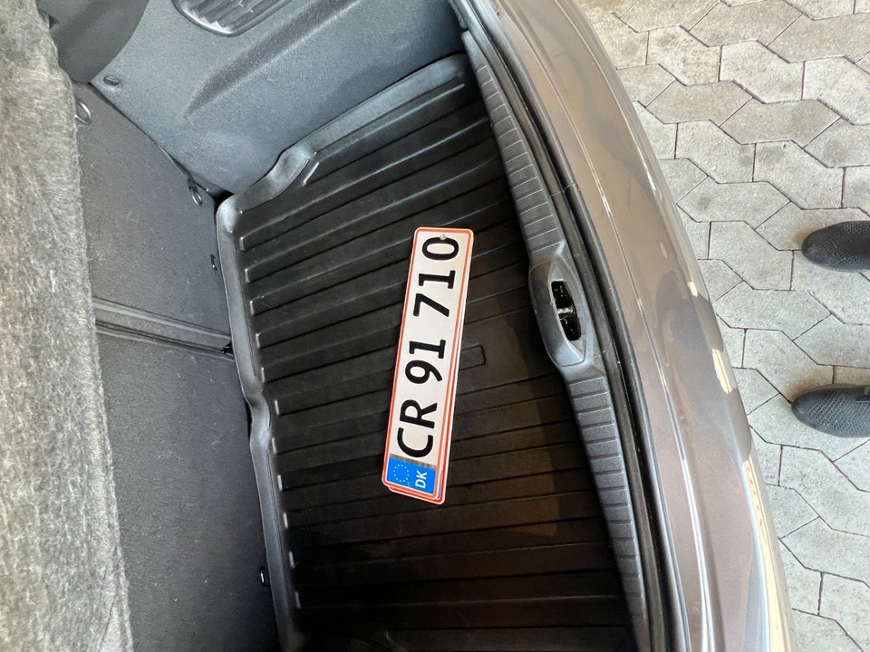 Peugeot 208 1,5 BlueHDi 100 Infinity Sky 5d