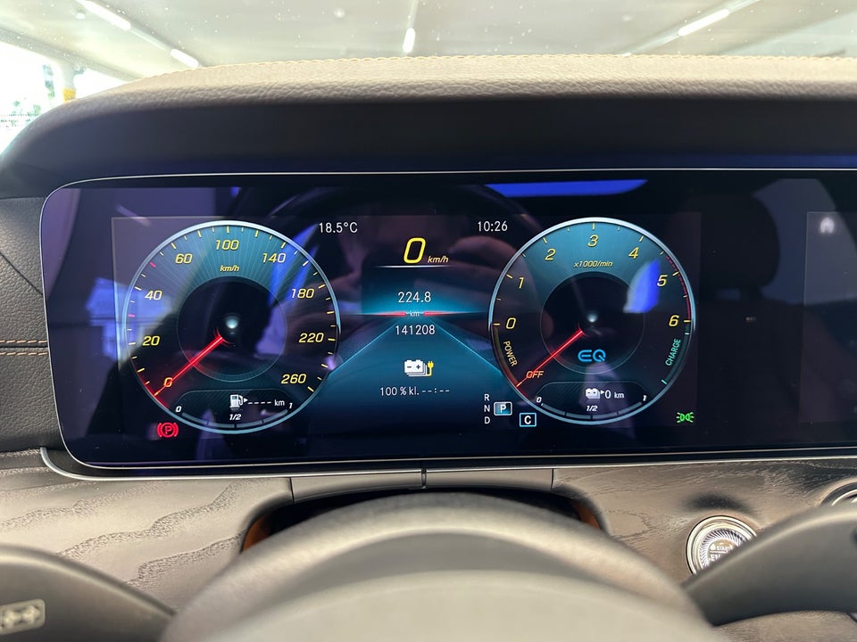 Mercedes E300 de 2,0 AMG Line stc. aut. 5d
