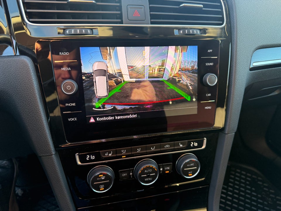 VW Golf VII 1,5 TSi 150 Highline Variant DSG 5d