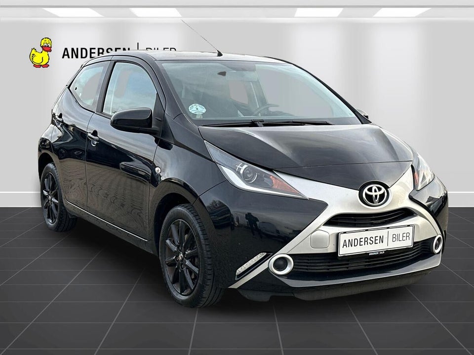 Toyota Aygo 1,0 VVT-i x-play x-touch 5d
