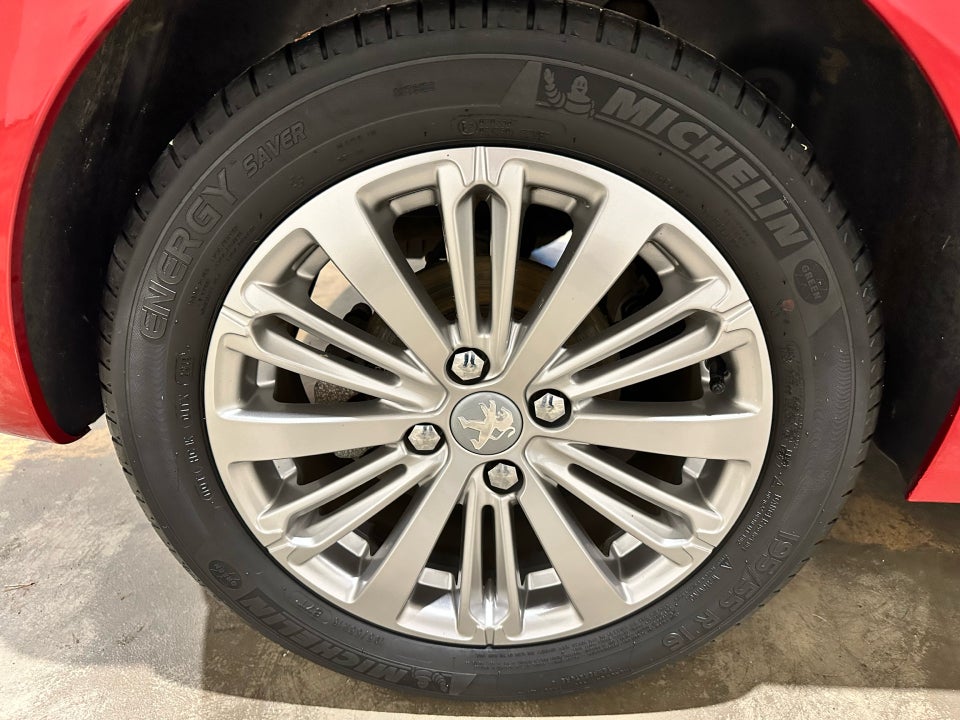 Peugeot 208 1,5 BlueHDi 100 Infinity Sky 5d