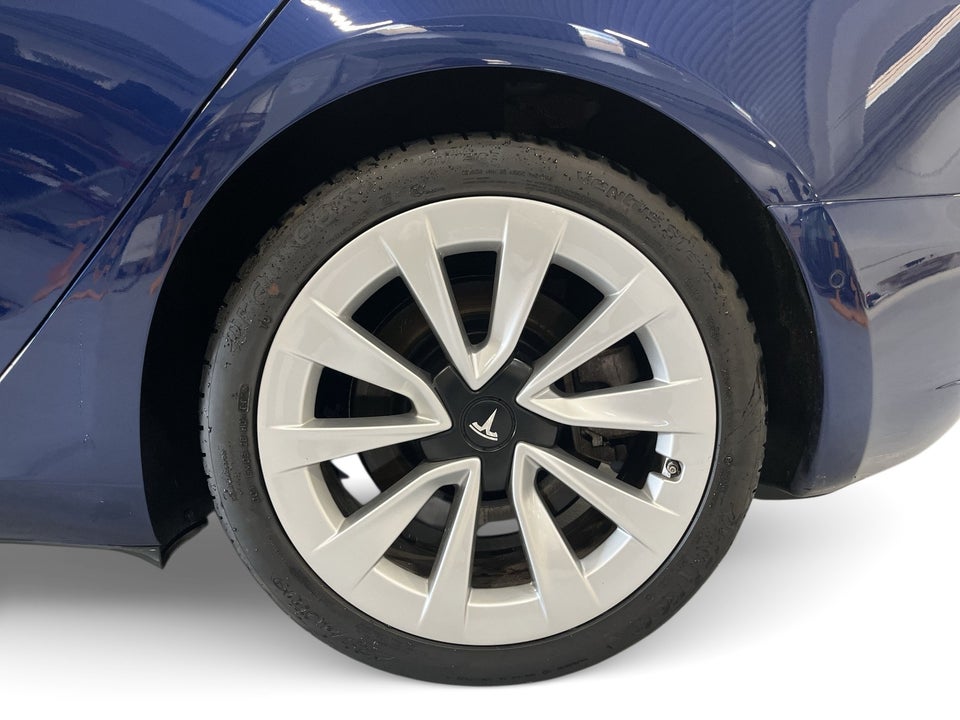 Tesla Model 3 Standard Range+ RWD 4d
