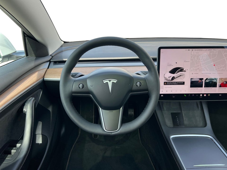 Tesla Model 3 Standard Range+ RWD 4d