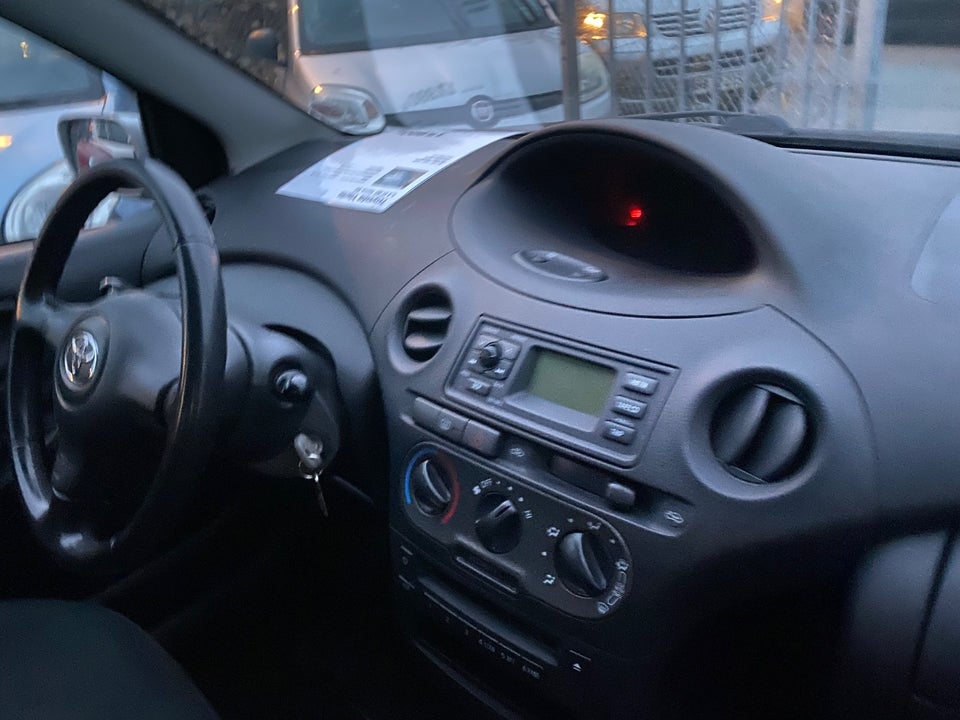 Toyota Yaris 1,4 D-4D Terra 5d