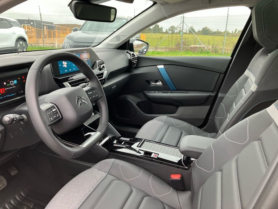 Citroën ë-C4 X 50 Shine 4d