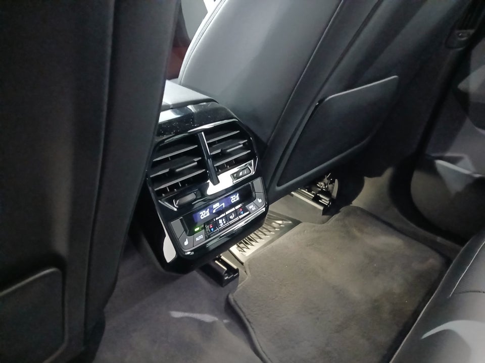 BMW iX xDrive40 Fully Charged 5d