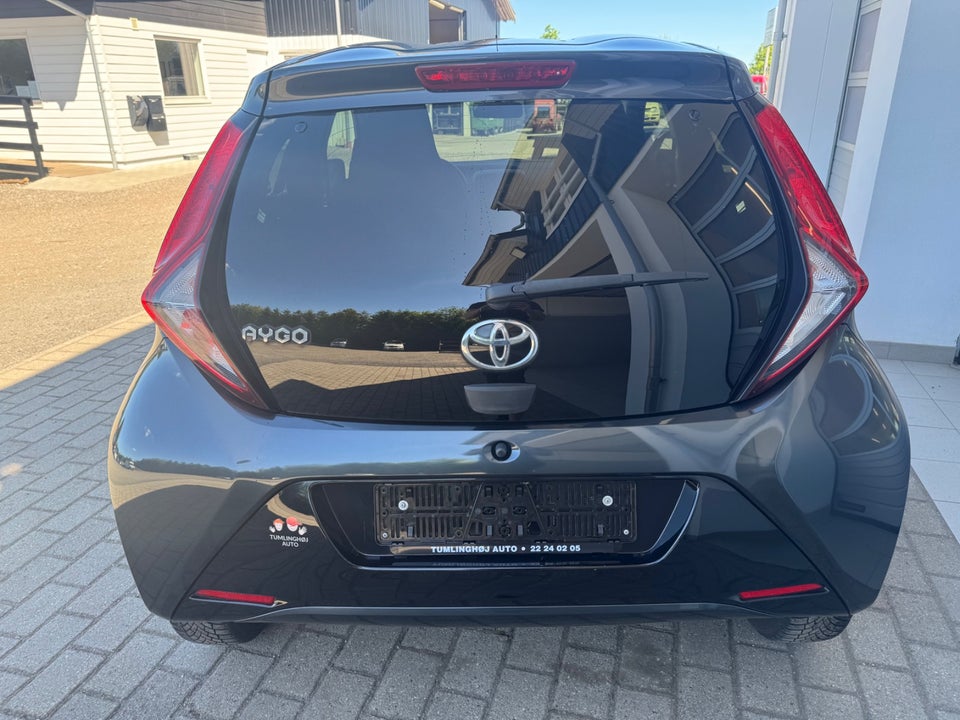 Toyota Aygo 1,0 VVT-i x-press 5d