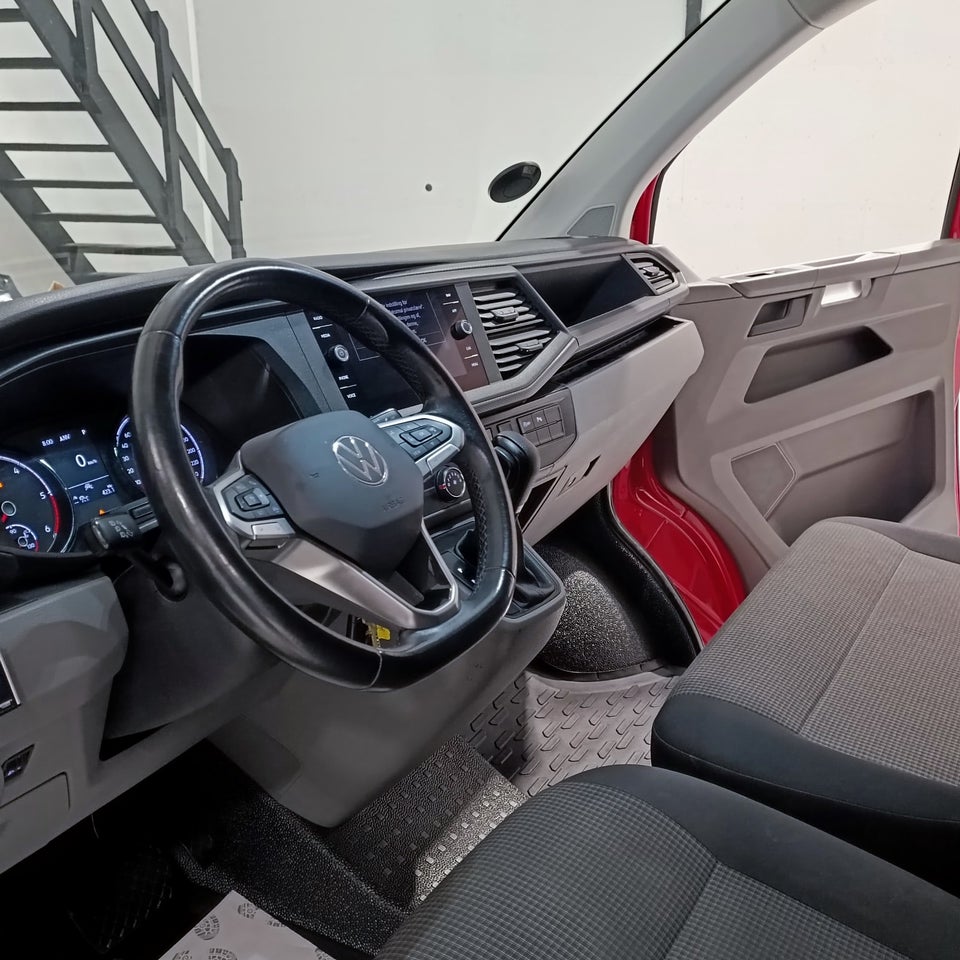 VW Transporter 2,0 TDi 150 Kassevogn DSG lang
