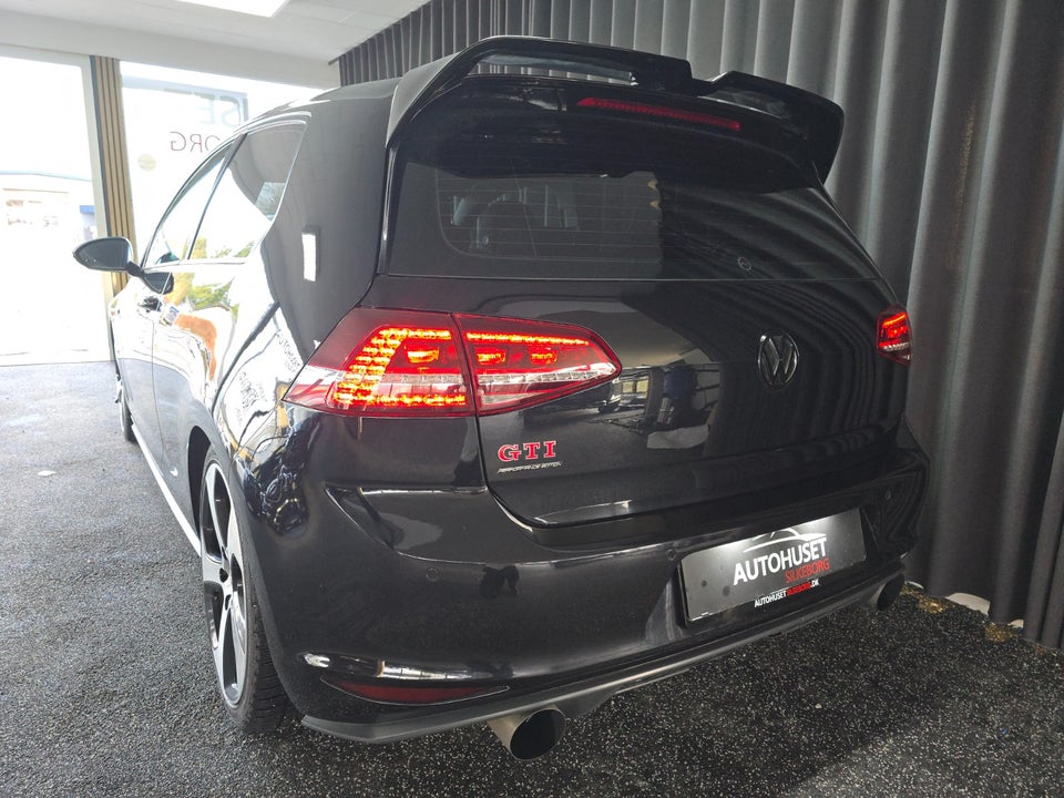VW Golf VII 2,0 GTi Performance DSG BMT 3d